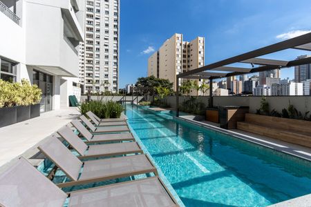 Studio à venda com 27m², 1 quarto e sem vaga Studio à venda com 27m², 1 quarto e sem vagaPiscina