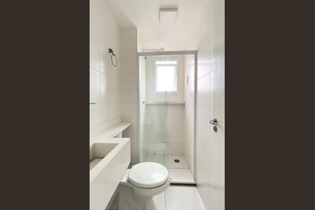 Banheiro social de apartamento para alugar com 2 quartos, 40m² em Vila Penteado, São Paulo