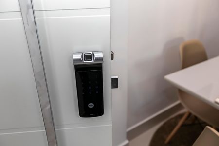 FECHADURA ELETRÔNICA COM BIOMETRIA de apartamento para alugar com 1 quarto, 50m² em Centro, Campinas