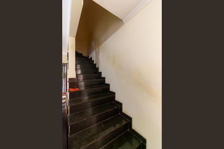 Escada de casa de condomínio para alugar com 3 quartos, 80m² em Vila Lucia, São Paulo