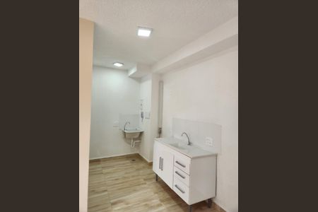 Cozinha de apartamento para alugar com 2 quartos, 32m² em Parque Novo Mundo, São Paulo