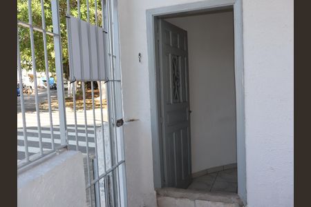 Hall de entrada de casa para alugar com 2 quartos, 70m² em Jardim Santa Adelia, São Paulo