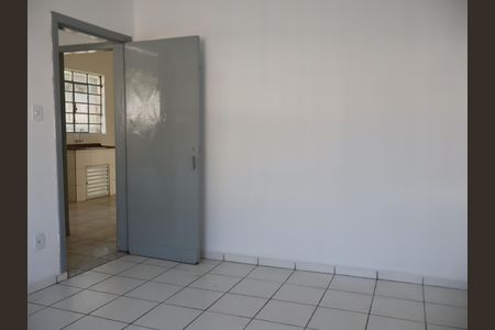Quarto 1 de casa para alugar com 2 quartos, 70m² em Jardim Santa Adelia, São Paulo