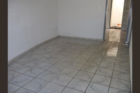 Casa para alugar com 2 quartos, 70m² em Jardim Santa Adelia, São Paulo