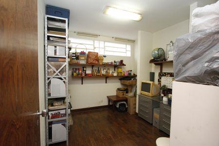 Casa à venda com 291m², 5 quartos e 8 vagasDCE