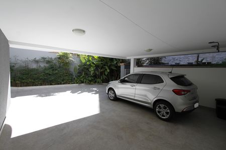 Casa à venda com 291m², 5 quartos e 8 vagasGaragem