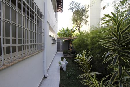Casa à venda com 291m², 5 quartos e 8 vagasJardim