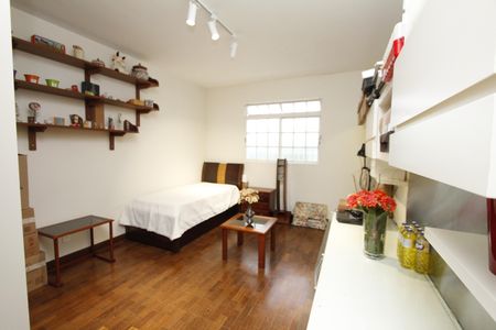 Casa à venda com 291m², 5 quartos e 8 vagasQuarto 5 - Suíte