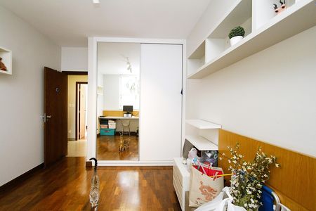 Casa à venda com 291m², 5 quartos e 8 vagasQuarto 3