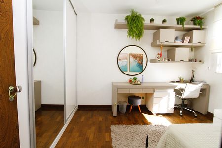 Casa à venda com 291m², 5 quartos e 8 vagasQuarto 4