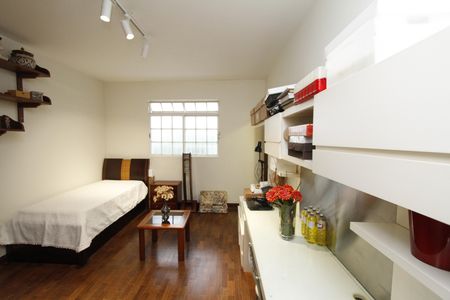 Casa à venda com 291m², 5 quartos e 8 vagasQuarto 5 - Suíte