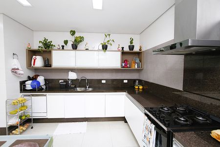 Casa à venda com 291m², 5 quartos e 8 vagasCozinha