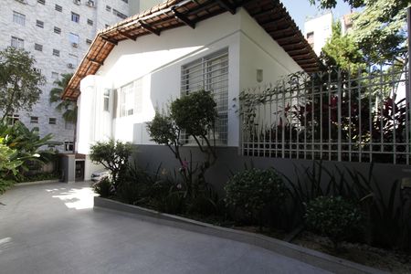 Casa à venda com 291m², 5 quartos e 8 vagasÁrea externa