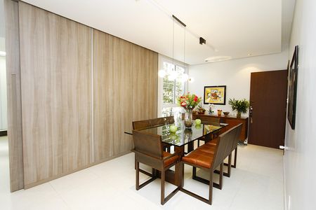 Casa à venda com 291m², 5 quartos e 8 vagasCopa