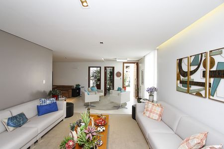 Casa à venda com 5 quartos, 291m² em Luxemburgo, Belo Horizonte