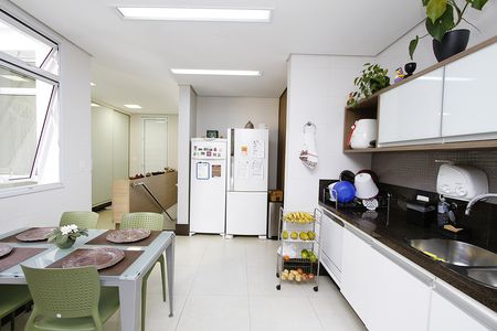 Casa à venda com 291m², 5 quartos e 8 vagasCozinha