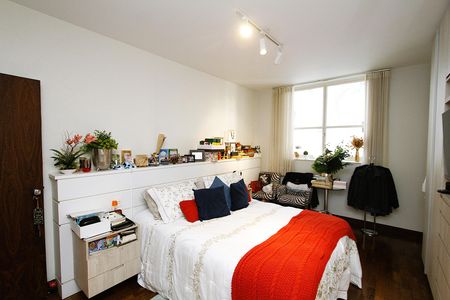 Casa à venda com 291m², 5 quartos e 8 vagasQuarto 1 - Suíte
