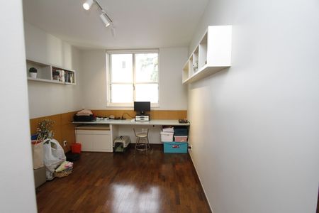 Casa à venda com 291m², 5 quartos e 8 vagasQuarto 3