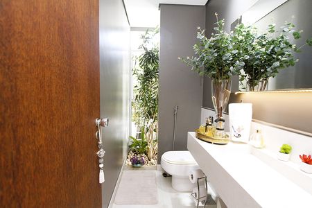 Casa à venda com 291m², 5 quartos e 8 vagasLavabo
