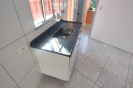 Cozinha de casa para alugar com 1 quarto, 40m² em Santa Maria, São Caetano do Sul