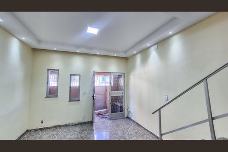 Casa à venda com 3 quartos, 170m² em Coelho Neto, Rio de Janeiro
