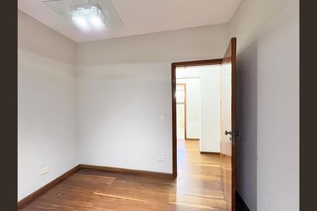 Casa para alugar com 230m², 4 quartos e 5 vagas Casa para alugar com 230m², 4 quartos e 5 vagasQuarto