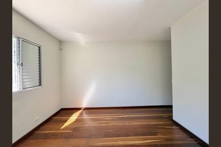 Casa para alugar com 230m², 4 quartos e 5 vagas Casa para alugar com 230m², 4 quartos e 5 vagasSuíte 1