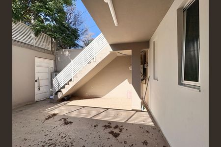 Quintal inferior  de casa para alugar com 4 quartos, 230m² em Parque Sao Domingos, São Paulo