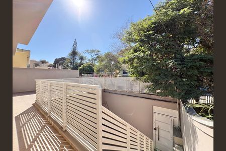 Casa para alugar com 230m², 4 quartos e 5 vagas Casa para alugar com 230m², 4 quartos e 5 vagasEntrada
