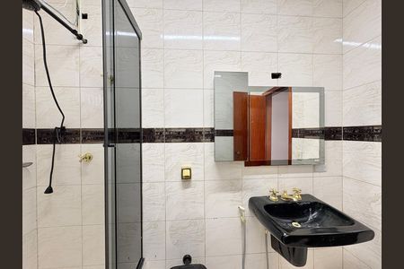 Casa para alugar com 230m², 4 quartos e 5 vagas Casa para alugar com 230m², 4 quartos e 5 vagasBanheiro da Suíte 2