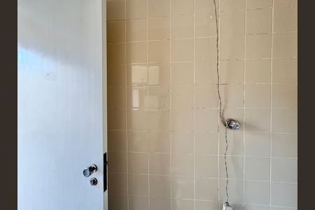 Casa para alugar com 230m², 4 quartos e 5 vagas Casa para alugar com 230m², 4 quartos e 5 vagasBanheiro de serviço