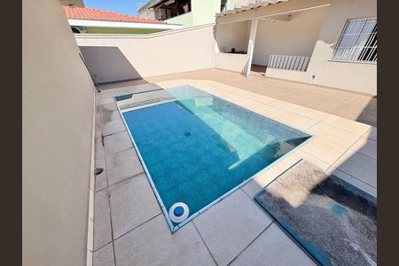 Casa para alugar com 230m², 4 quartos e 5 vagas Casa para alugar com 230m², 4 quartos e 5 vagasPiscina