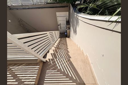 Casa para alugar com 230m², 4 quartos e 5 vagas Casa para alugar com 230m², 4 quartos e 5 vagasEntrada