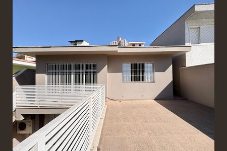 Casa para alugar com 230m², 4 quartos e 5 vagas Casa para alugar com 230m², 4 quartos e 5 vagasQuintal superior