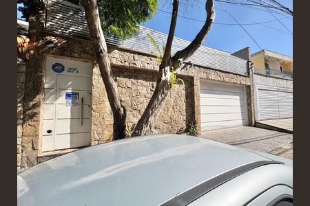 Fachada de casa para alugar com 4 quartos, 230m² em Parque Sao Domingos, São Paulo
