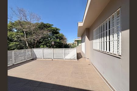 Casa para alugar com 230m², 4 quartos e 5 vagas Casa para alugar com 230m², 4 quartos e 5 vagasQuintal superior