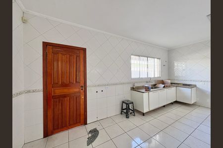 Casa para alugar com 230m², 4 quartos e 5 vagas Casa para alugar com 230m², 4 quartos e 5 vagasCozinha