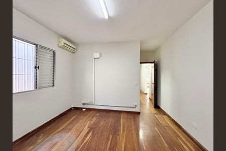 Casa para alugar com 230m², 4 quartos e 5 vagas Casa para alugar com 230m², 4 quartos e 5 vagasSuíte 2