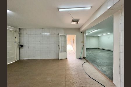 Casa para alugar com 230m², 4 quartos e 5 vagas Casa para alugar com 230m², 4 quartos e 5 vagasGaragem