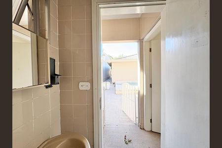 Casa para alugar com 230m², 4 quartos e 5 vagas Casa para alugar com 230m², 4 quartos e 5 vagasBanheiro de serviço