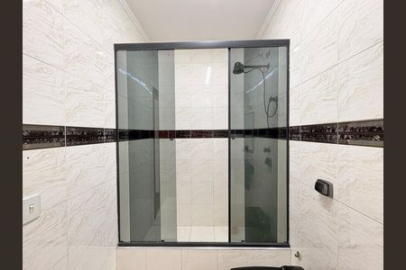 Casa para alugar com 230m², 4 quartos e 5 vagas Casa para alugar com 230m², 4 quartos e 5 vagasBanheiro da Suíte 1
