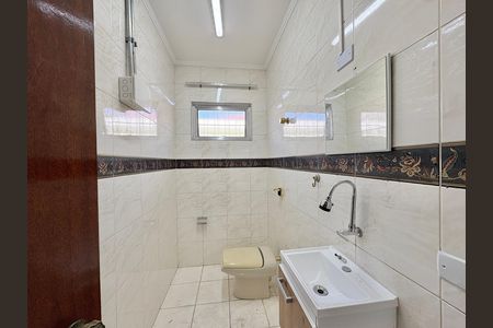Casa para alugar com 230m², 4 quartos e 5 vagas Casa para alugar com 230m², 4 quartos e 5 vagasBanheiro