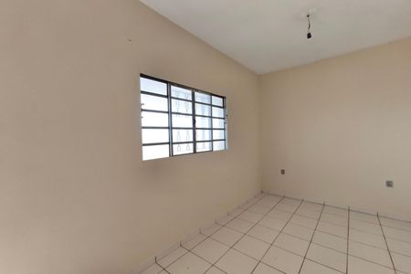 Casa para alugar com 40m², 1 quarto e 1 vaga Casa para alugar com 40m², 1 quarto e 1 vagaSala