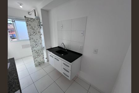 Cozinha de apartamento para alugar com 2 quartos, 45m² em Jardim Adelfiore, São Paulo