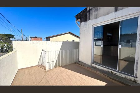 Quintal de casa para alugar com 3 quartos, 120m² em Jardim Sao Francisco, Guarulhos