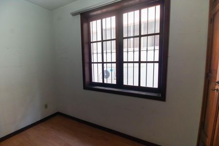 Casa à venda com 207m², 5 quartos e 4 vagas Casa à venda com 207m², 5 quartos e 4 vagasQuarto 3