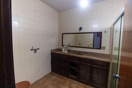 Casa à venda com 207m², 5 quartos e 4 vagas Casa à venda com 207m², 5 quartos e 4 vagasBanheiro da Suíte 1