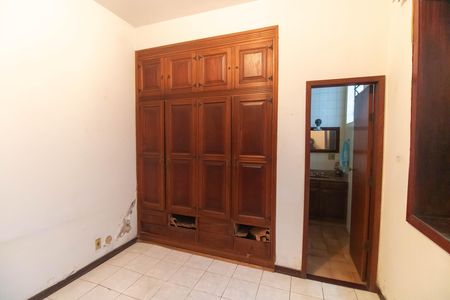 Casa à venda com 207m², 5 quartos e 4 vagas Casa à venda com 207m², 5 quartos e 4 vagasSuíte 2