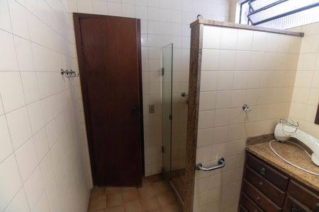 Casa à venda com 207m², 5 quartos e 4 vagas Casa à venda com 207m², 5 quartos e 4 vagasBanheiro Social