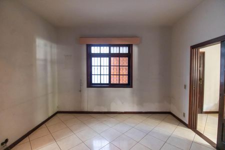 Casa à venda com 207m², 5 quartos e 4 vagas Casa à venda com 207m², 5 quartos e 4 vagasSala